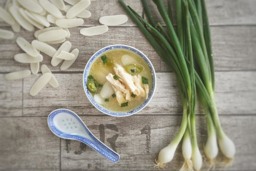 ricetta della zuppa con gnocchi cinesi